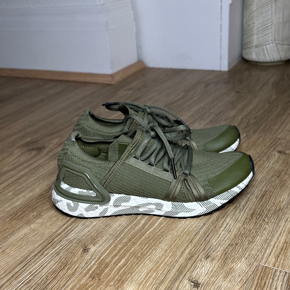 Adidas x Stella McCartney Ultraboost (Never Worn) - Picture 4 of 7
